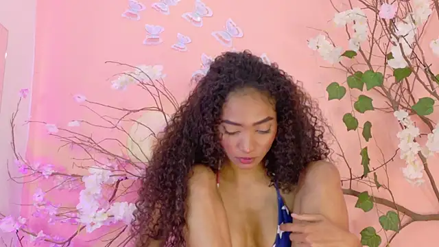 Snapshot of Charlotte_Love10 chatting on 3, 7, 2026 Charlotte Love10 online show from 3, 7, 2026