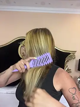 Snapshot of ambarsorachi chatting on 1, 12, 2025 ambarsorachi online show from 1, 12, 2025