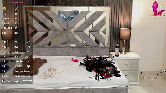 Snapshot of ValentinaThomas chatting on 5, 2, 2025 ValentinaThomas online show from 5, 2, 2025