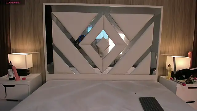 Snapshot of ValentinaThomas chatting on 20, 9, 2025 ValentinaThomas online show from 20, 9, 2025