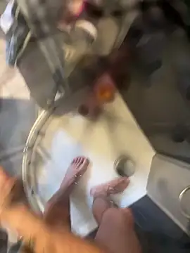 Snapshot of lescro95_ chatting on 3, 4, 2026 lescro95 online show from 3, 4, 2026