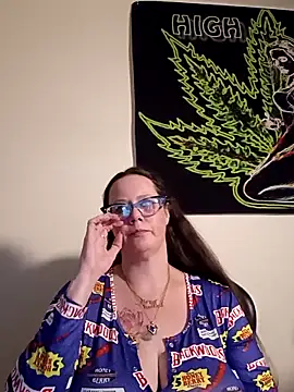 Snapshot of TheGoldenLotus chatting on 5, 3, 2025 TheGoldenLotus online show from 5, 3, 2025
