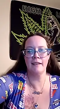 Snapshot of TheGoldenLotus chatting on 5, 3, 2025 TheGoldenLotus online show from 5, 3, 2025