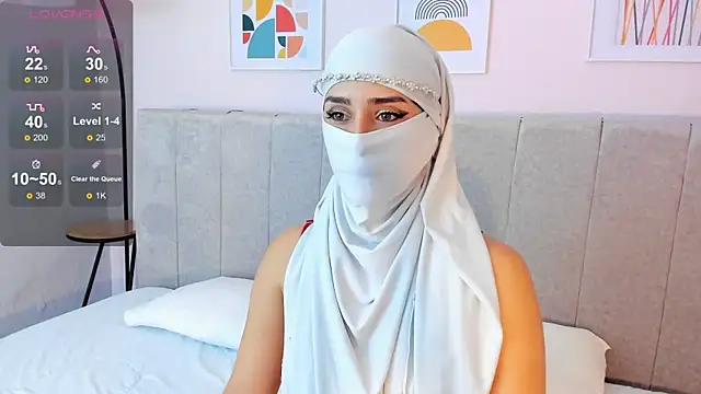 Snapshot of rawiya chatting on 7, 3, 2025 rawiya online show from 7, 3, 2025