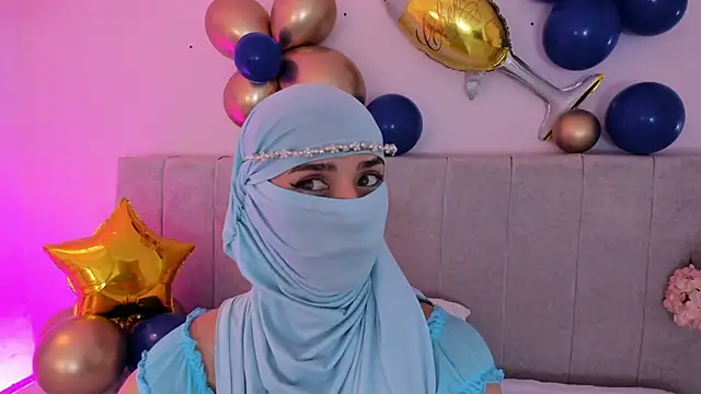 Snapshot of rawiya chatting on 3, 10, 2025 rawiya online show from 3, 10, 2025