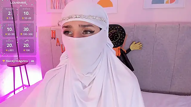 Snapshot of rawiya chatting on 1, 11, 2025 rawiya online show from 1, 11, 2025