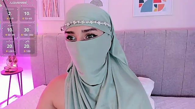 Snapshot of rawiya chatting on 7, 11, 2025 rawiya online show from 7, 11, 2025