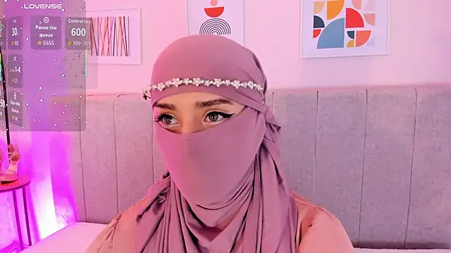 Snapshot of rawiya chatting on 28, 11, 2025 rawiya online show from 28, 11, 2025