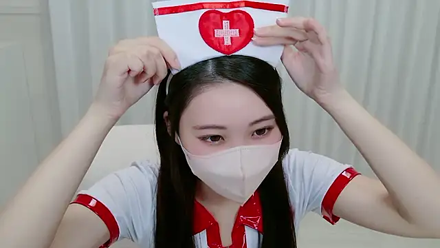 Snapshot of yuki_room chatting on 5, 11, 2025 yuki room online show from 5, 11, 2025