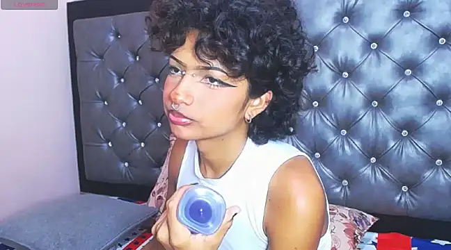 Snapshot of ToshiaKimich chatting on 17, 1, 2025 ToshiaKimich online show from 17, 1, 2025