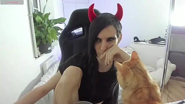 Snapshot of CeriseLapine chatting on 17, 2, 2025 CeriseLapine online show from 17, 2, 2025