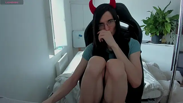 Snapshot of CeriseLapine chatting on 11, 3, 2025 CeriseLapine online show from 11, 3, 2025