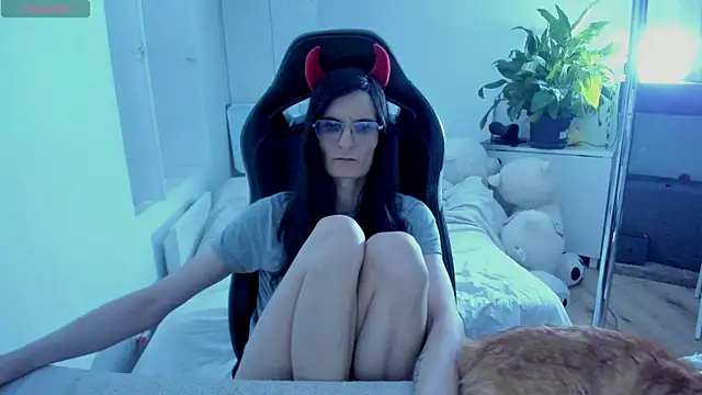 Snapshot of CeriseLapine chatting on 12, 3, 2025 CeriseLapine online show from 12, 3, 2025