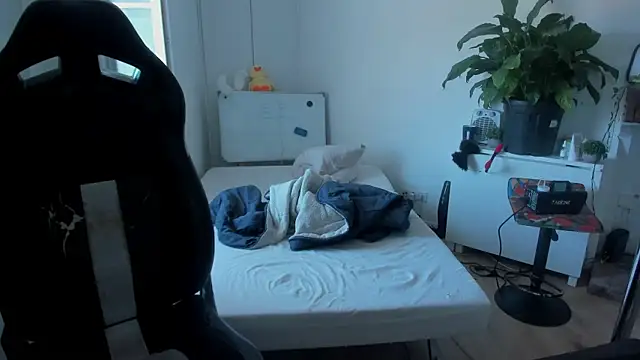 Snapshot of CeriseLapine chatting on 18, 9, 2025 CeriseLapine online show from 18, 9, 2025