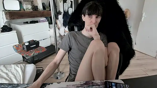 Snapshot of CeriseLapine chatting on 14, 10, 2025 CeriseLapine online show from 14, 10, 2025