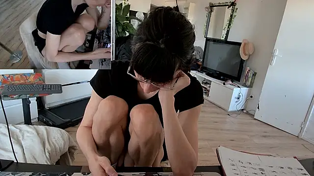 Snapshot of CeriseLapine chatting on 26, 11, 2025 CeriseLapine online show from 26, 11, 2025