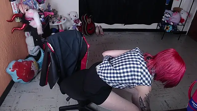 MissMiia2 online show from 13, 2, 2025