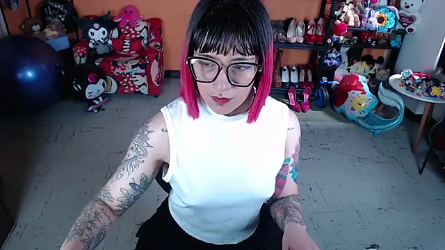 MissMiia2 online show from 7, 11, 2025