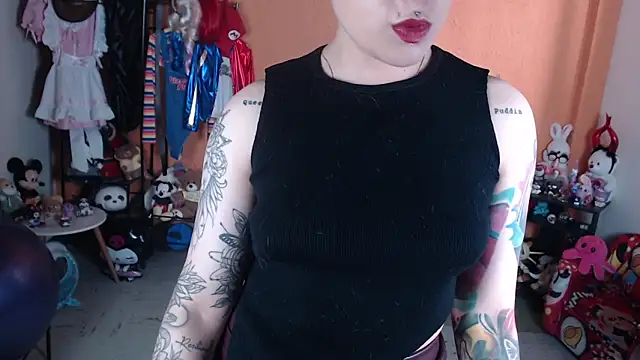 Snapshot of MissMiia2 chatting on 14, 6, 2026 MissMiia2 online show from 14, 6, 2026