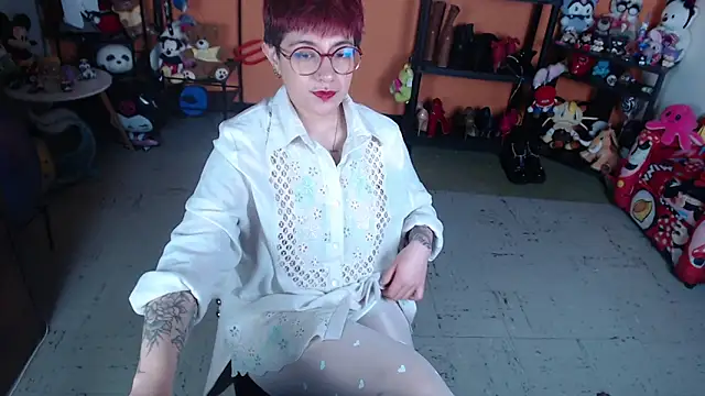 Snapshot of MissMiia2 chatting on 18, 6, 2026 MissMiia2 online show from 18, 6, 2026