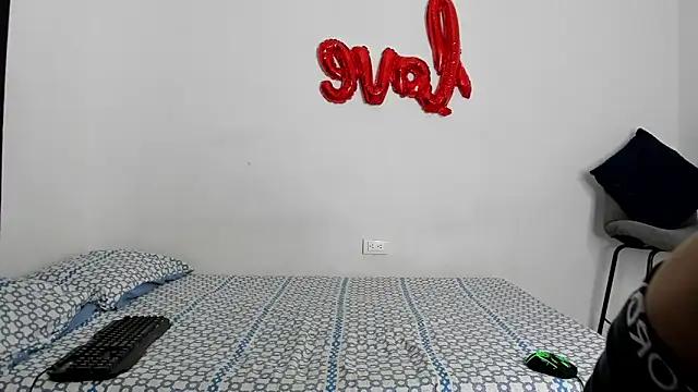 Snapshot of evanscollins chatting on 10, 10, 2025 evanscollins online show from 10, 10, 2025