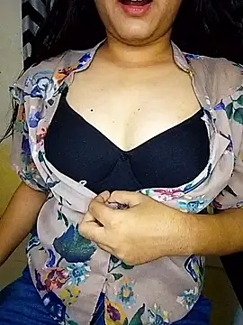 Snapshot of Indianhyna chatting on 10, 9, 2025 Indianhyna online show from 10, 9, 2025