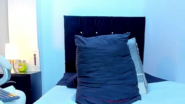 kathyajhonss online show from 2, 2, 2025