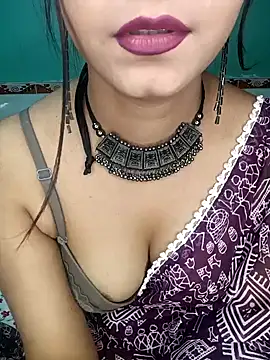 Diamond queeen online show from 1, 12, 2024