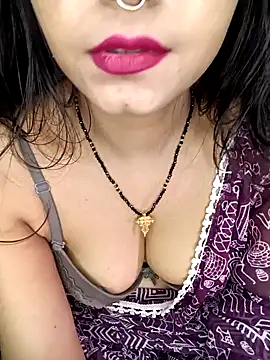 Diamond queeen online show from 31, 1, 2025