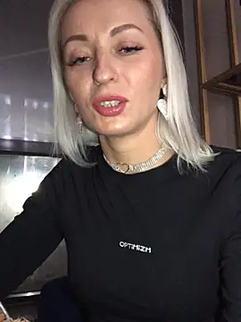 Snapshot of Diamond_Bunny_ chatting on 23, 12, 2024 Diamond Bunny online show from 23, 12, 2024