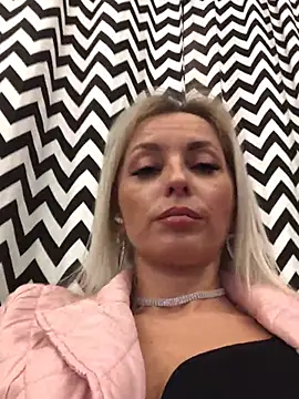 Snapshot of Diamond_Bunny_ chatting on 26, 1, 2025 Diamond Bunny online show from 26, 1, 2025