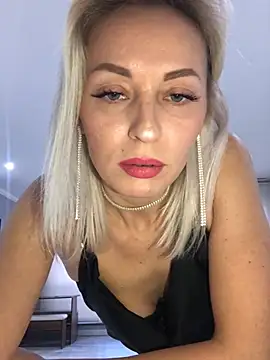 Snapshot of Diamond_Bunny_ chatting on 20, 2, 2025 Diamond Bunny online show from 20, 2, 2025