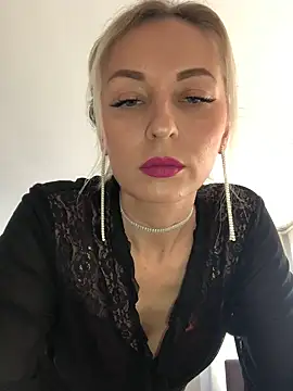Snapshot of Diamond_Bunny_ chatting on 21, 2, 2025 Diamond Bunny online show from 21, 2, 2025