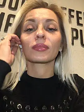 Snapshot of Diamond_Bunny_ chatting on 25, 2, 2025 Diamond Bunny online show from 25, 2, 2025
