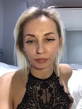 Snapshot of Diamond_Bunny_ chatting on 25, 2, 2025 Diamond Bunny online show from 25, 2, 2025