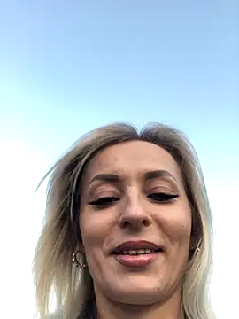 Diamond Bunny  online show from 4, 11, 2025