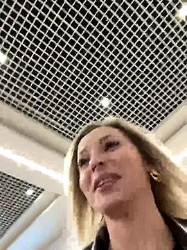 Diamond Bunny  online show from 2, 12, 2025