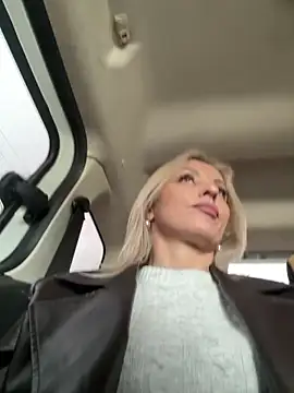 Diamond Bunny  online show from 2, 4, 2026