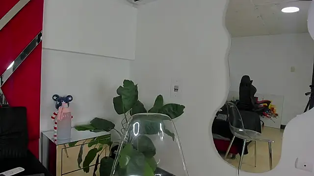 Milanxht online show from 1, 12, 2025