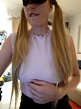 Hexe12346 online show from 23, 10, 2025