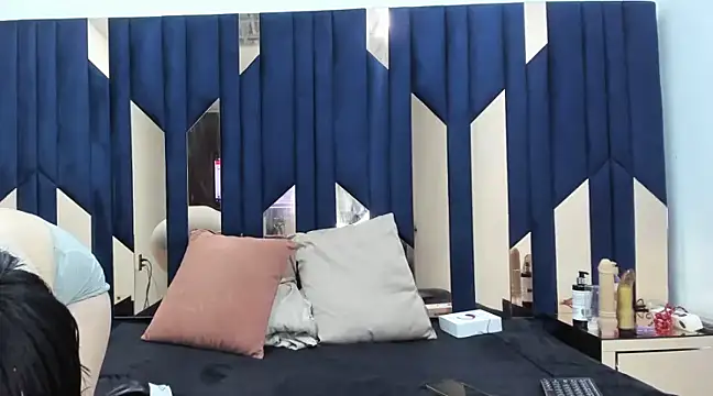 Snapshot of Criistaal_ chatting on 27, 1, 2025 Criistaal  online show from 27, 1, 2025