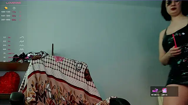 Goddess Sophie online show from 5, 3, 2025