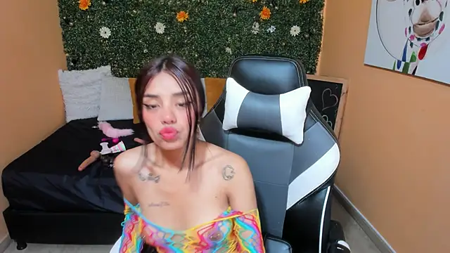 Tiffany sander online show from 29, 12, 2024