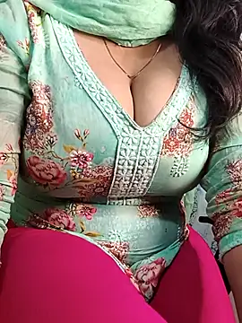 Snapshot of Anamika_Kapoor chatting on 17, 11, 2025 Anamika Kapoor online show from 17, 11, 2025