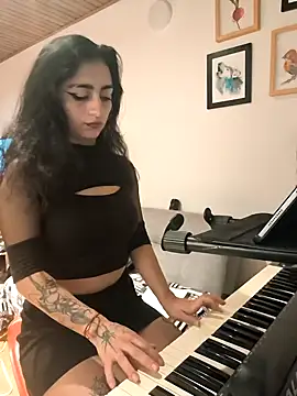 Lila Desiree online show from 17, 11, 2025