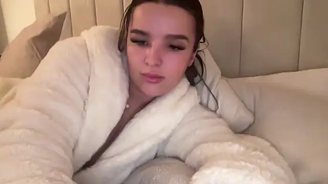 maisiesmithx online show from 1, 2, 2025