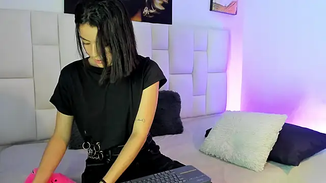 Snapshot of Antonella_Fontanna chatting on 23, 2, 2025 Antonella Fontanna online show from 23, 2, 2025