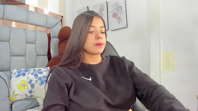 coraltaylor online show from 23, 11, 2025