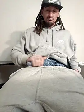 Snapshot of leeandrewlongstroke21 chatting on 13, 11, 2025 leeandrewlongstroke21 online show from 13, 11, 2025