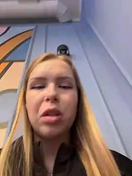 Snapshot of mur_girl chatting on 5, 10, 2025 mur girl online show from 5, 10, 2025